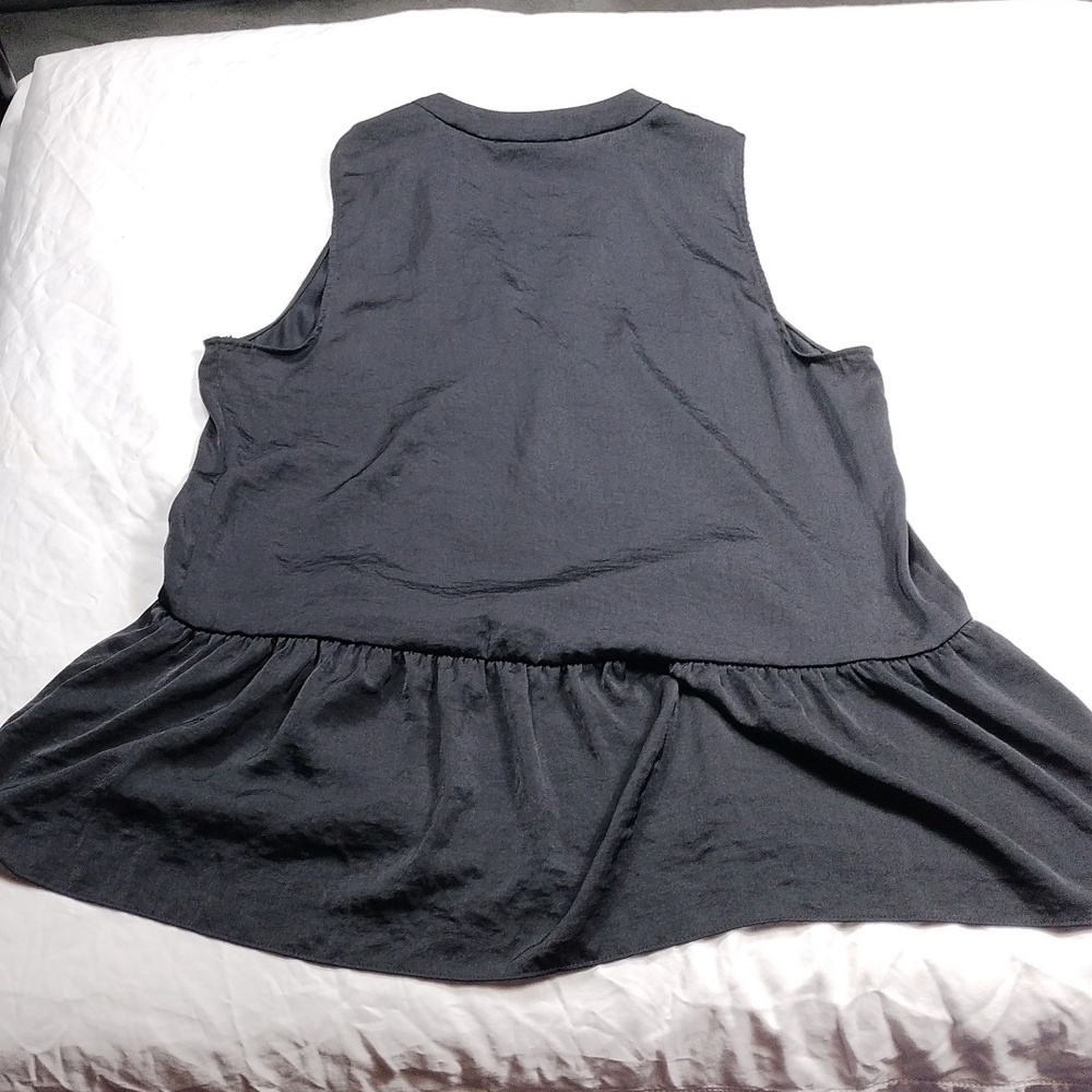 Vince camuto women's sleeveless v-neck top size medium - Picture 6 of 11
